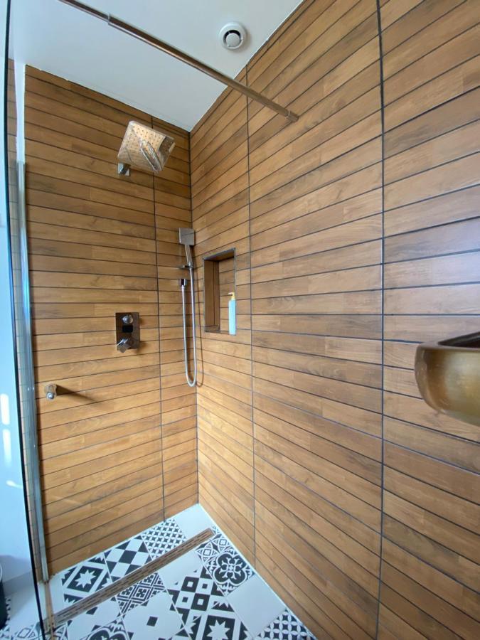 O Bain Soleil Panzió Bourg-Saint-Andéol Kültér fotó