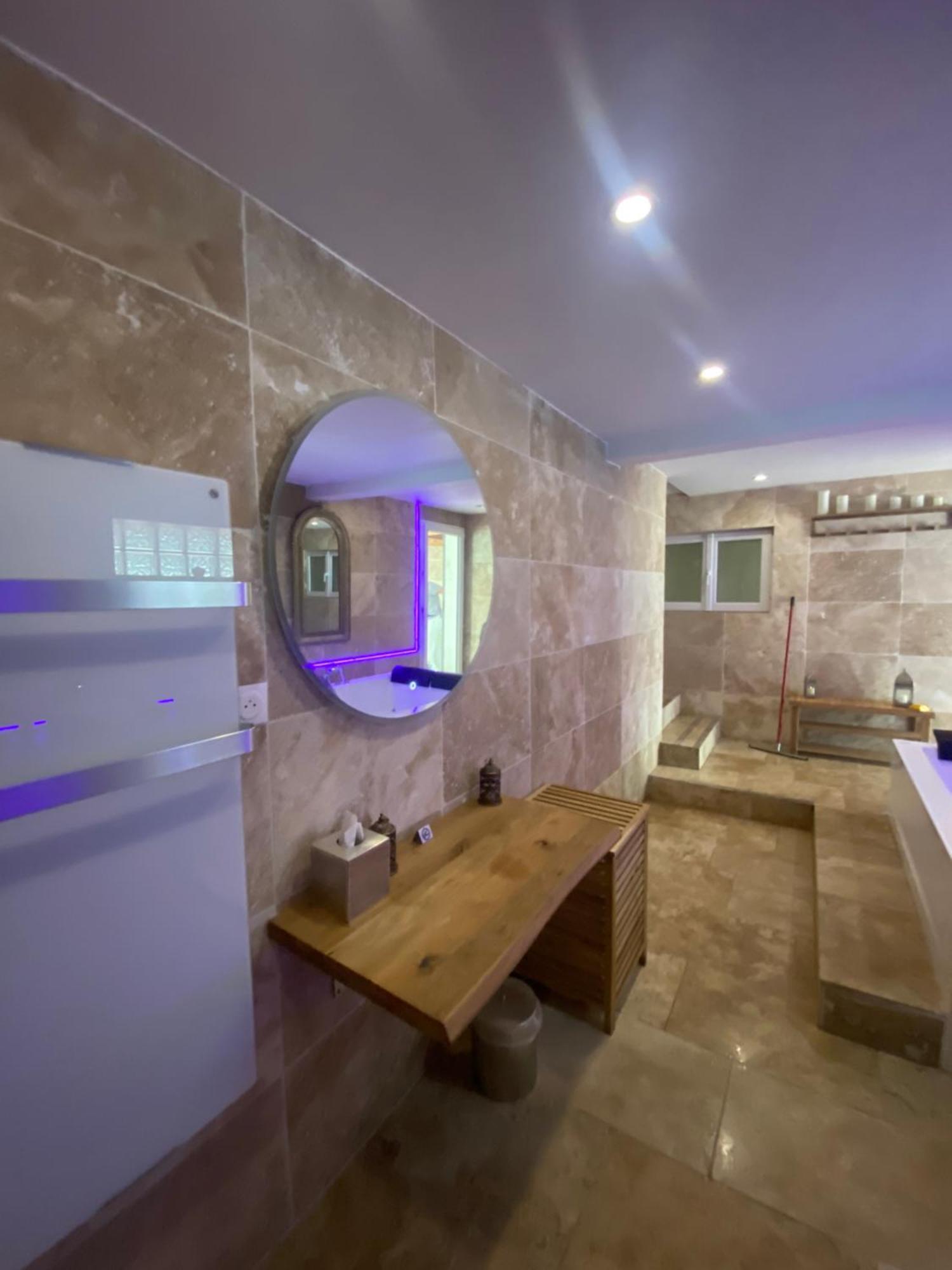 O Bain Soleil Panzió Bourg-Saint-Andéol Kültér fotó